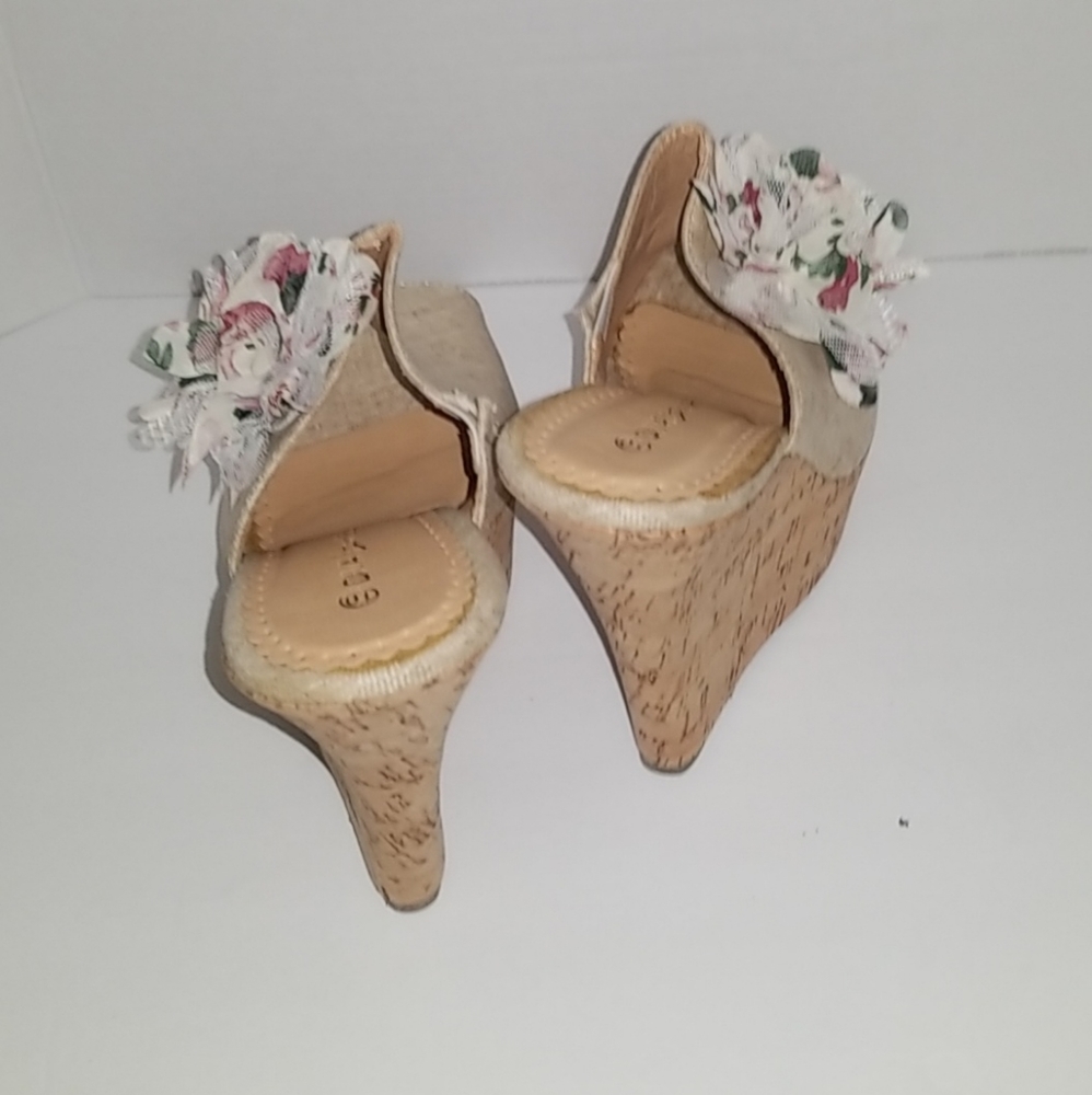 Wedges - Picture 3 of 9